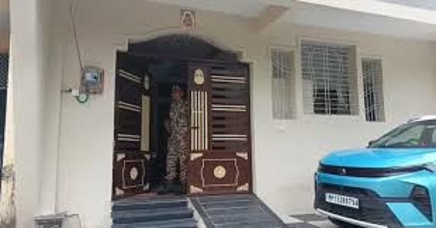 mandsour, ED raids ,District Excise Officer  