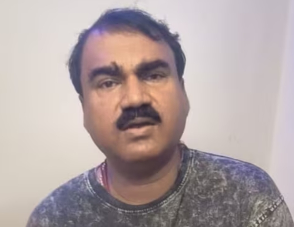 noida,   threatened, bomb Mumbai 