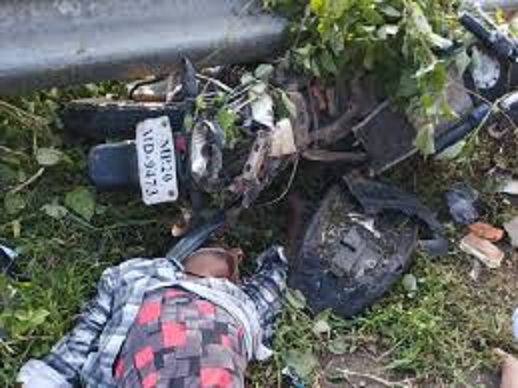 jabalpur, High speed Creta car, hit the bike 