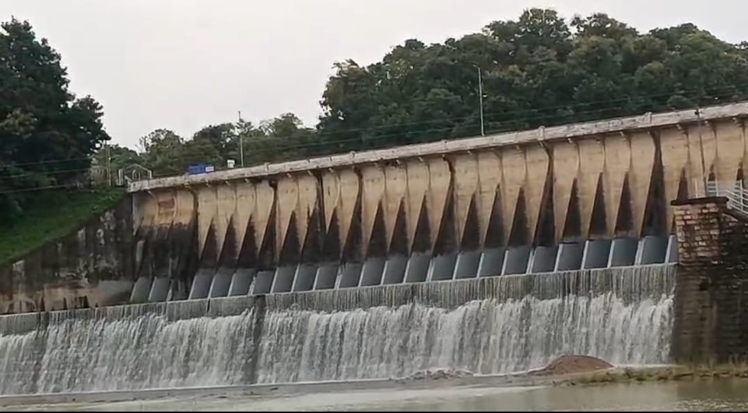 dhamtri, Siphon gate , Madamsilli Dam opened
