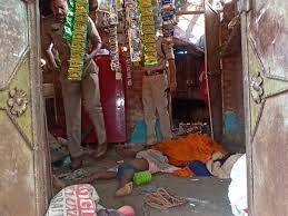 panna, Woman, road blockade