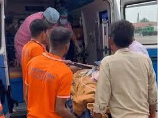 indore, Girl injured,  truck accident  