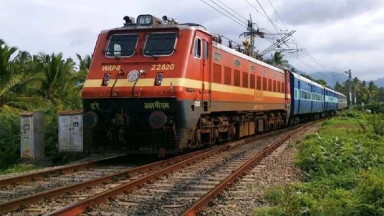 raipur, Five trains, Dongargarh station 