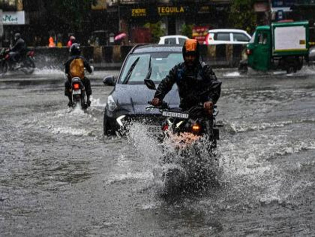 mumbai, Floods wreak havoc, Maharashtra