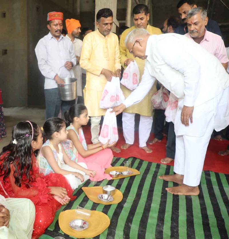 bhopal, Governor Patel, performed Kanya Pujan 