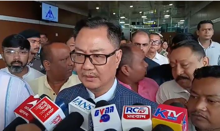 siligudi, Union Minister Kiren Rijiju, arrives in Bengal 
