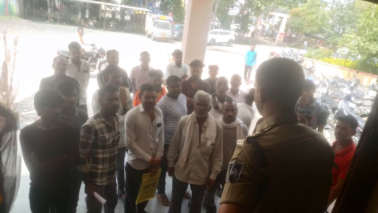 rajgarh, Villagers were duped , providing loans