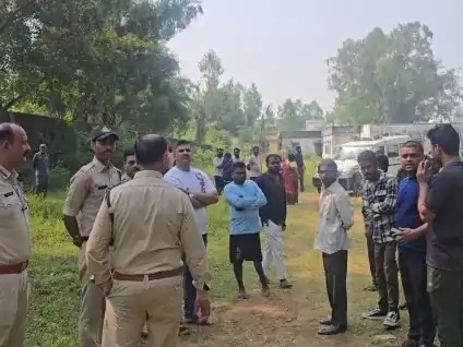 anuppur, Two-wheeler rider dies ,after falling  