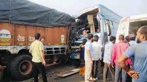 katni, Bus and truck ,collide  