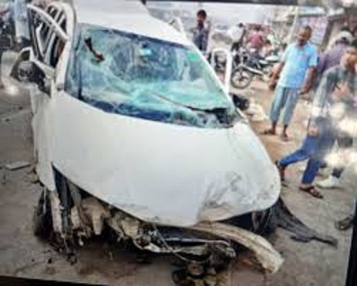 bhopal,High-speed car overturns, Class 11 student dies