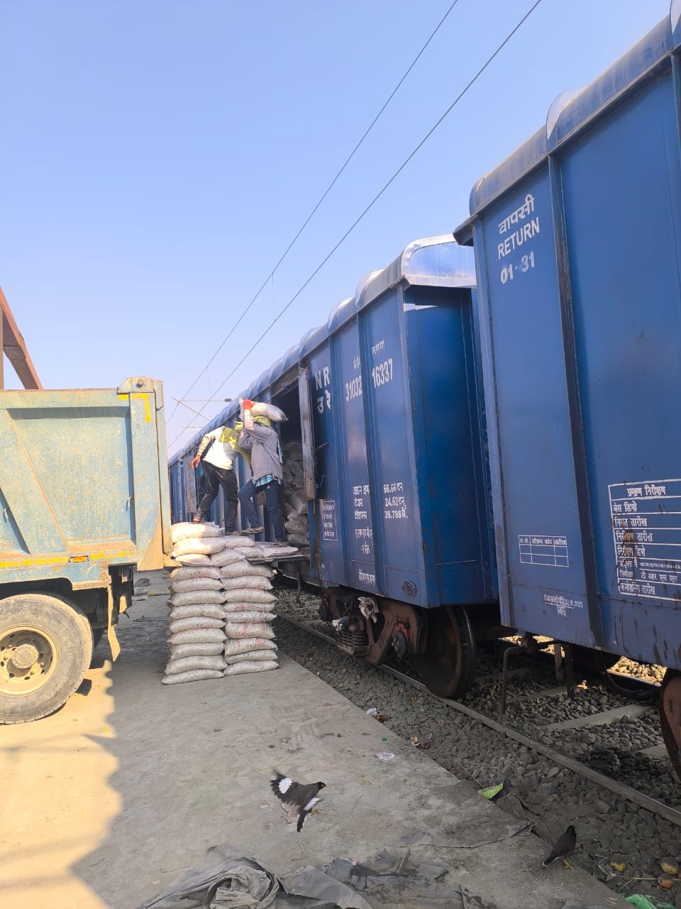 new delhi, First freight train , reaches Kashmir