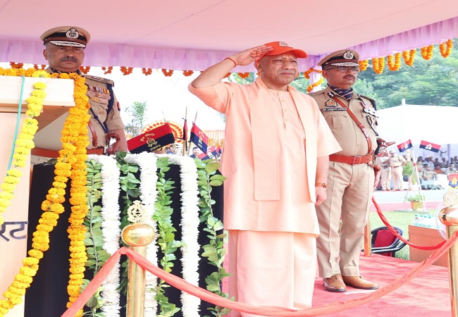 lucknow,   sacrifice of policemen,  Chief Minister