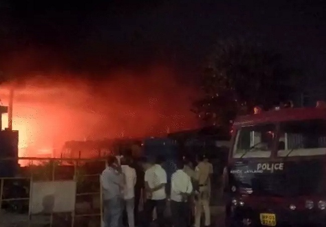 dhar, Two people burnt alive, Pithampur factory fire