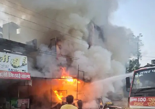 khargon, massive fire , Kasrawad