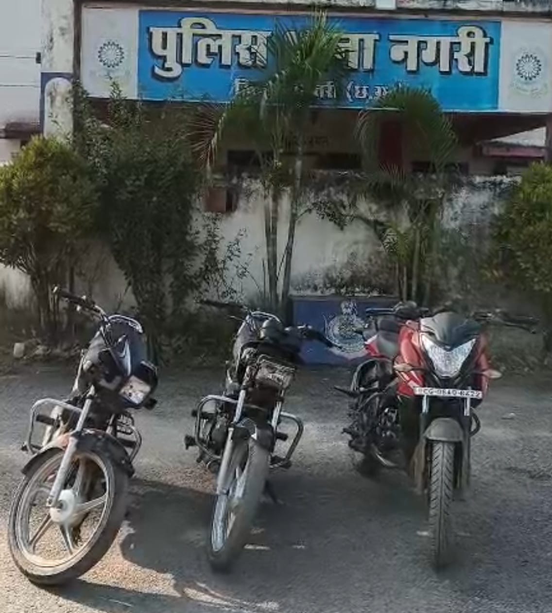 dhamtari, three stolen motorcycles , minor accused