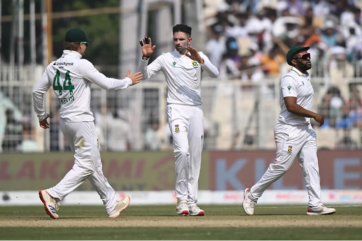 kolkata, Kolkata Test,  India were bundled  