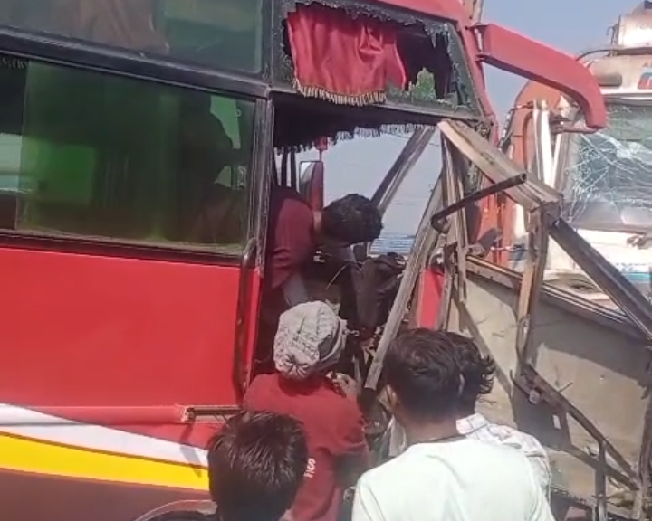 raigarh,Bus and truck ,collide