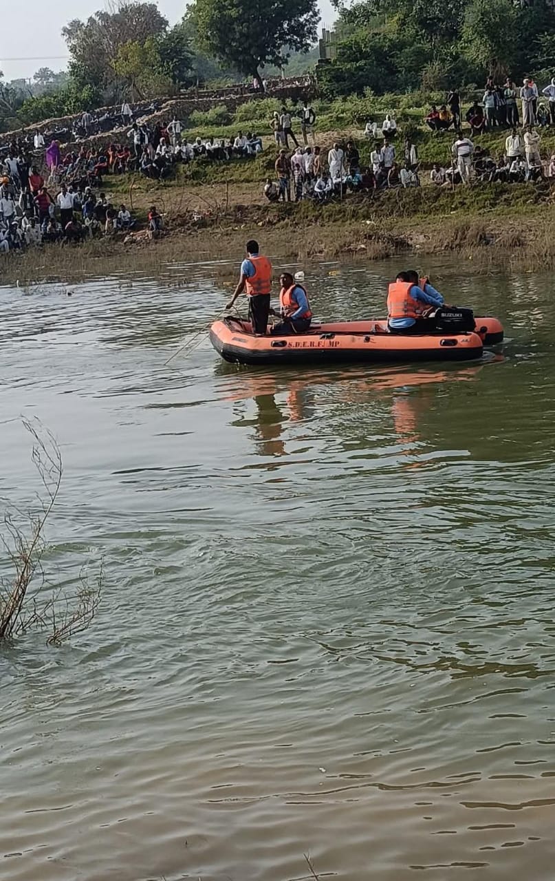 morena, Two youths drowned , washing tent material