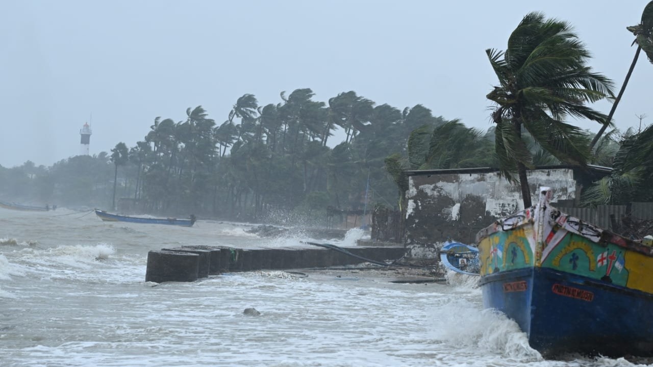 new delhi, Cyclonic storm Ditwa  , Puducherry  