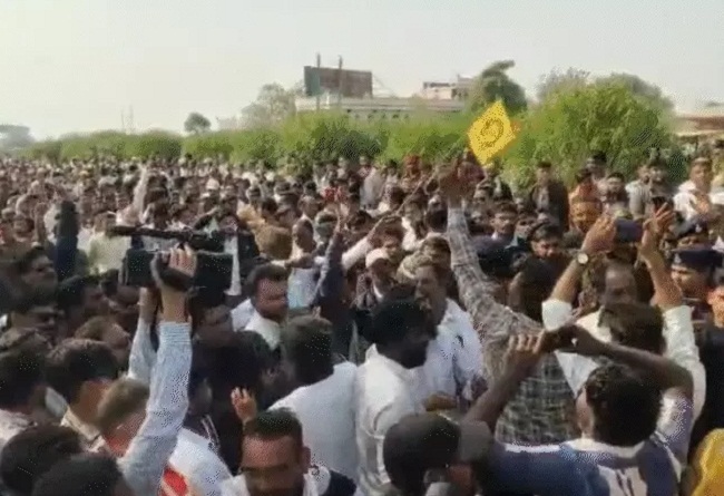 dhar, Farmers protest , Khalghat toll