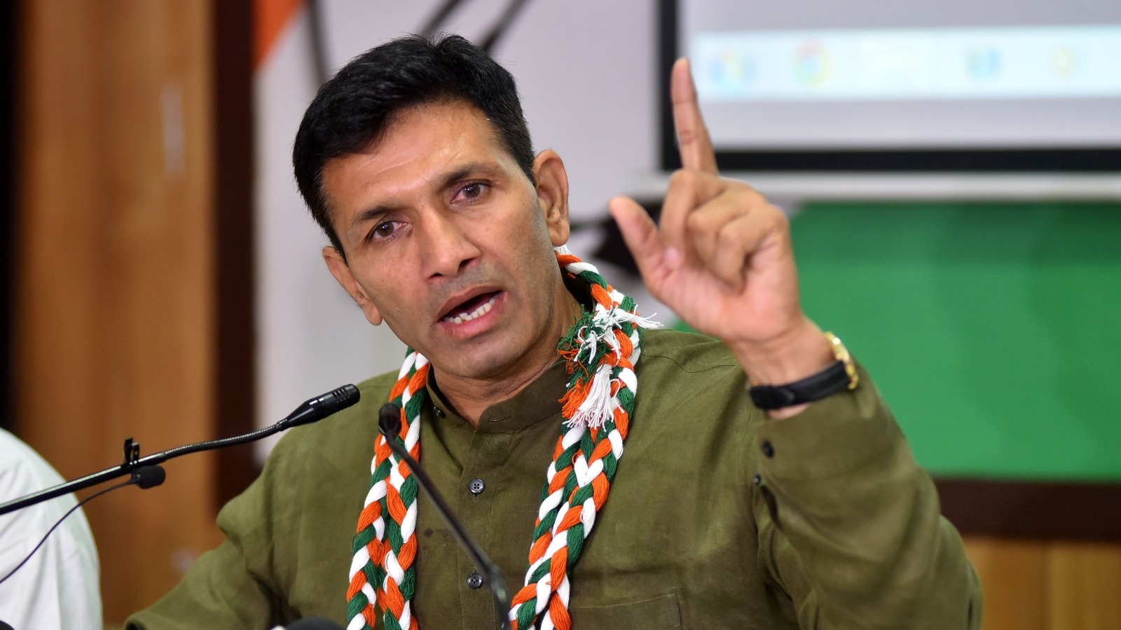 Bhopal , PCC Chief Jitu Patwari , attacks , education policy