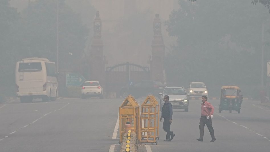Delhi,Breathing has become difficult 