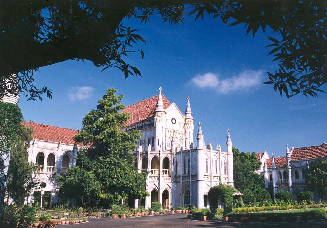 Bhopal ,  MP High Court, pressure , mounting , judicial system.