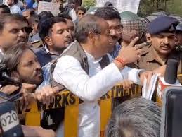 bhopal, Congress stages protest , municipal office 