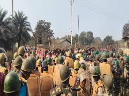 Villagers, attack, maize, plant, Kokodi