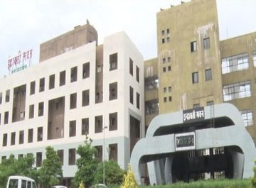 administrative ,Transport Department, 165 officers ,employees transferred