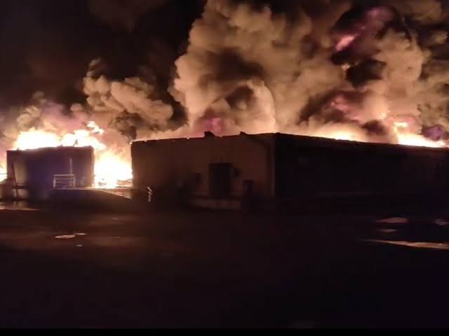 Fire raging ,Ujjain plastic warehouse; losses 