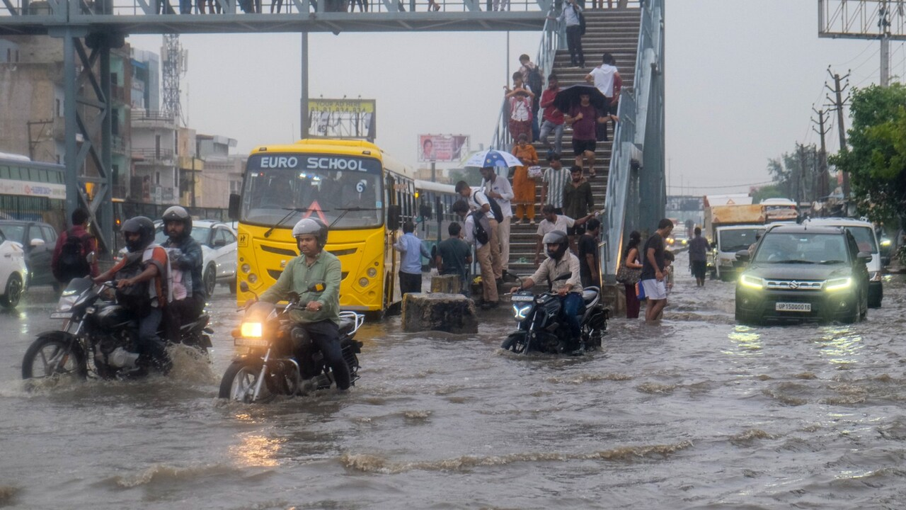 Heavy rainfall in many parts of the country; alert issued for 15 states.
