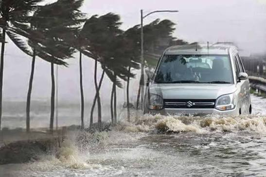  Heavy rain alert for 11 districts in MP; flood risk rises in Chitrakoot.