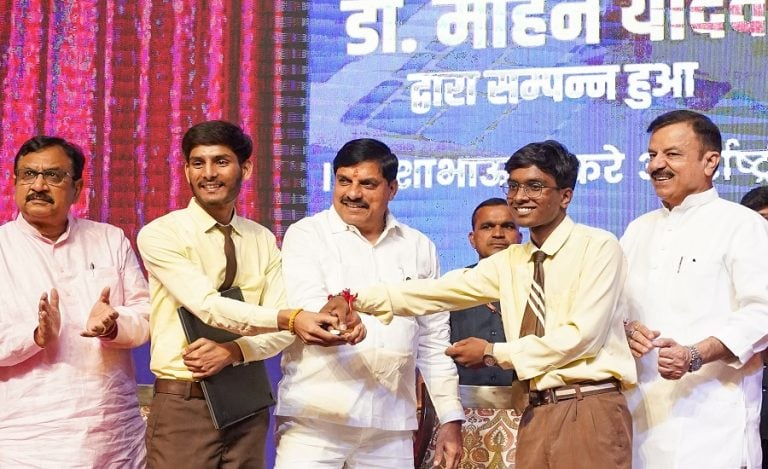 ₹304 crore transferred to accounts of meritorious students; CM offers encouragement.