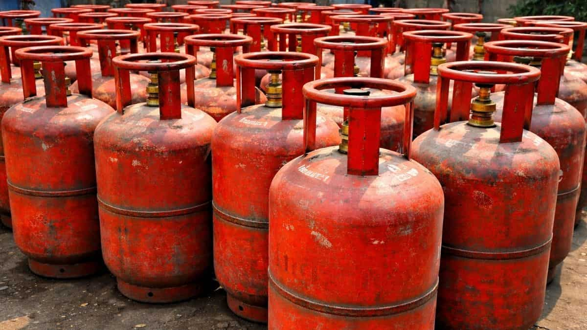   Impact on LPG subsidy after September 30; Aadhaar biometric authentication mandatory.