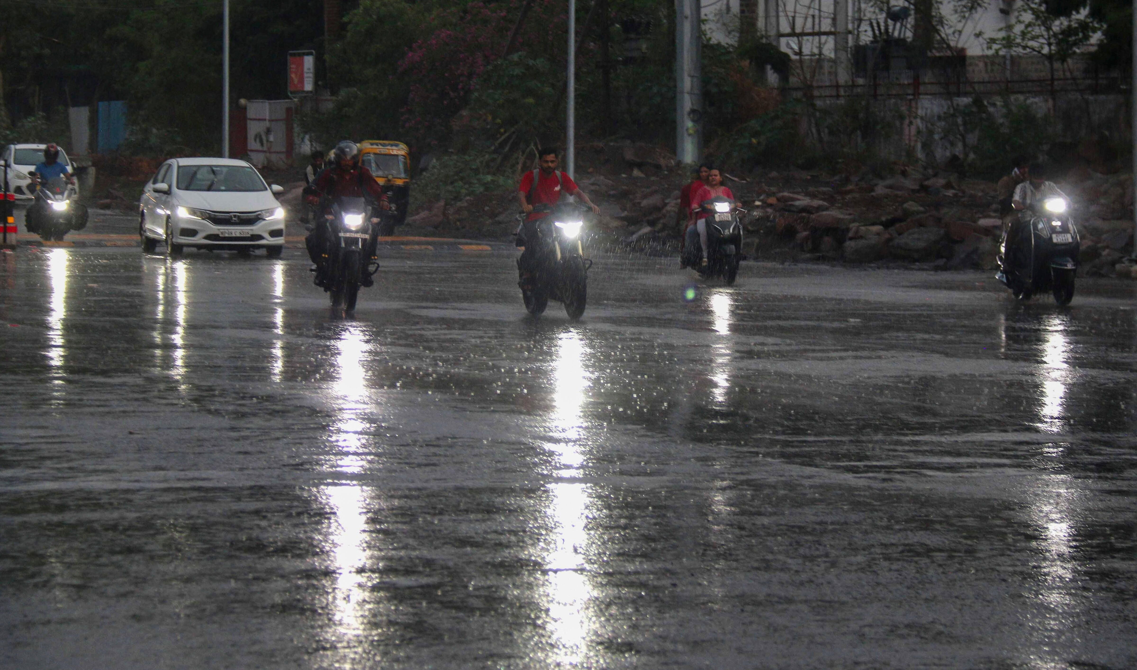  Impact of the Bay of Bengal system: Rainfall to increase in Chhattisgarh over the next two days.