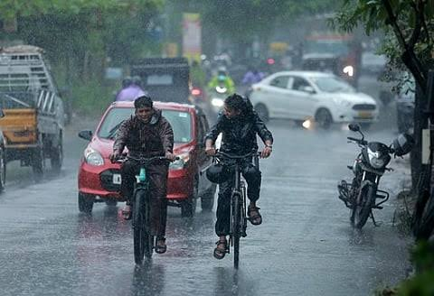   Schools in Balod closed due to heavy rain; decision on exams to be taken later.