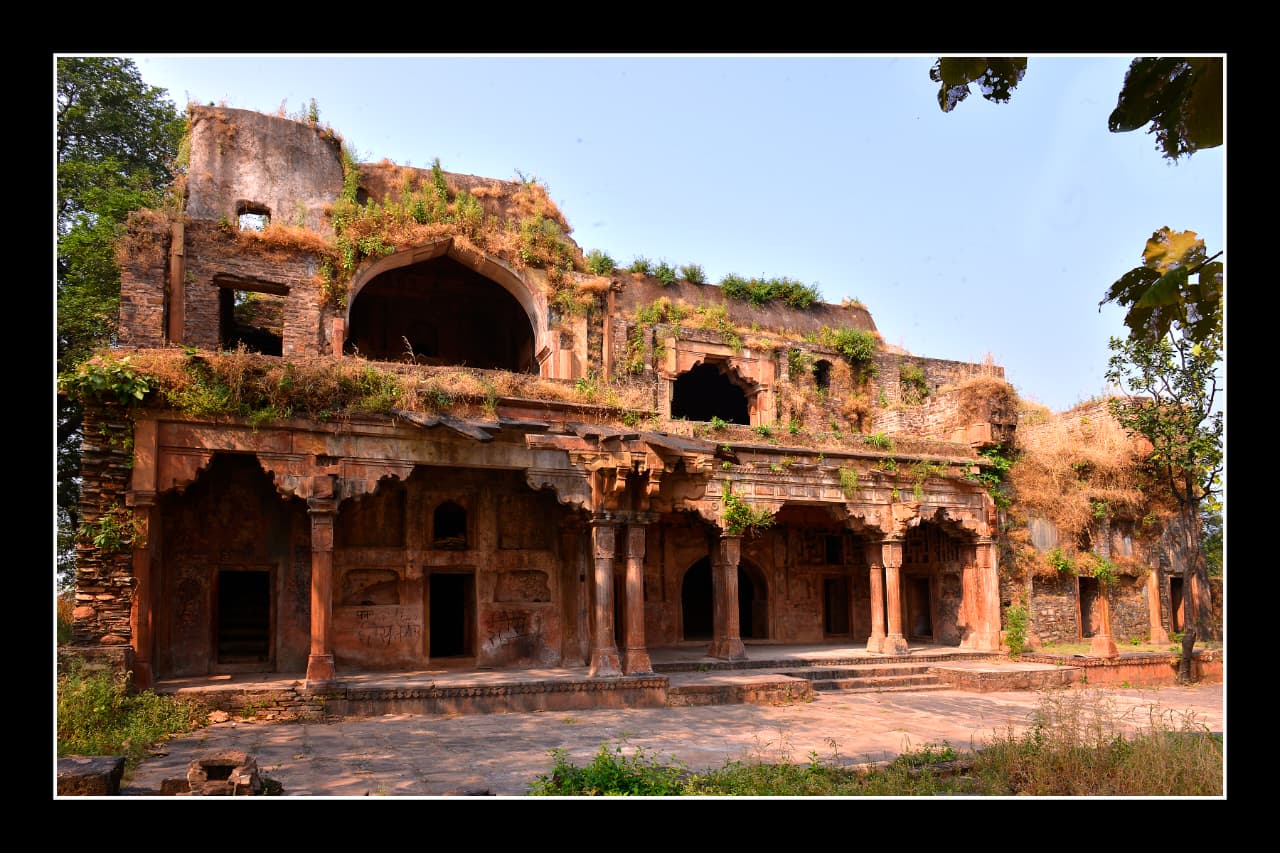 पर्यटन