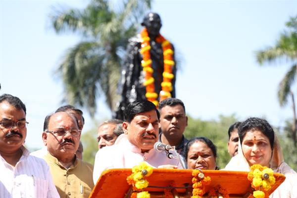 मुख्यमंत्री डॉ मोहन यादव 