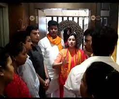 mumbai, MP Navneet Rana , MLA Ravi Rana , house arrest