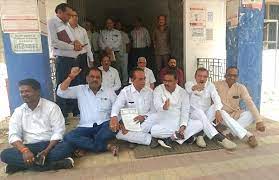 chindwara, Congress protests ,over power cut