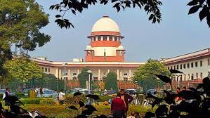 उच्चतम न्यायालय की दो न्यायाधीशों की खंडपीठ ने कर्नाटक हिजाब प्रतिबंध मामले में अलग-अलग राय दी