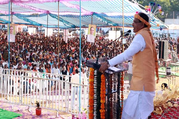 पेसा एक्ट लागू करने हो गई है ग्राम सभा की शुरूआत : मुख्यमंत्री चौहान