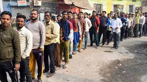 दिल्ली नगर निगम के 250 वार्डों के चुनाव में मतदान 