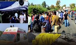 indore,Bus , Khandwa overturned, three people died