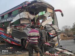 chanderi, One killed, collision, sleeper bus and truck