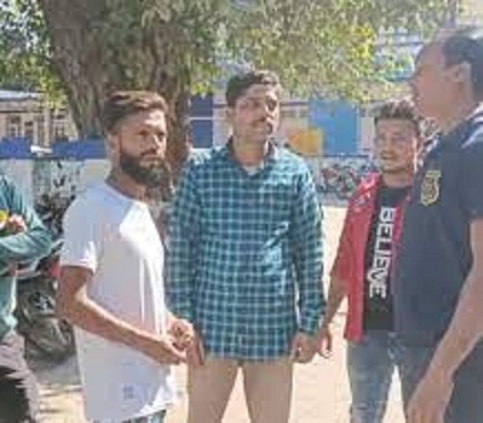 khandwa, Mother and daughter ,drank toilet cleaner 