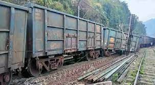 jagdalpur, Eight coaches, goods train derailed